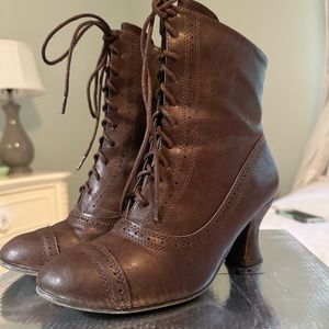 women’s victorian style boots